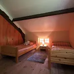 Maison Familiale Avec Terrasse, Grand Terrain Et Proche De La Riviere - Alleyras, 6 Pers. - Fr-1-582-244 Ferienhaus Alleyras