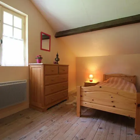 Maison Familiale Avec Terrasse, Grand Terrain Et Proche De La Riviere - Alleyras, 6 Pers. - Fr-1-582-244 Holiday home *