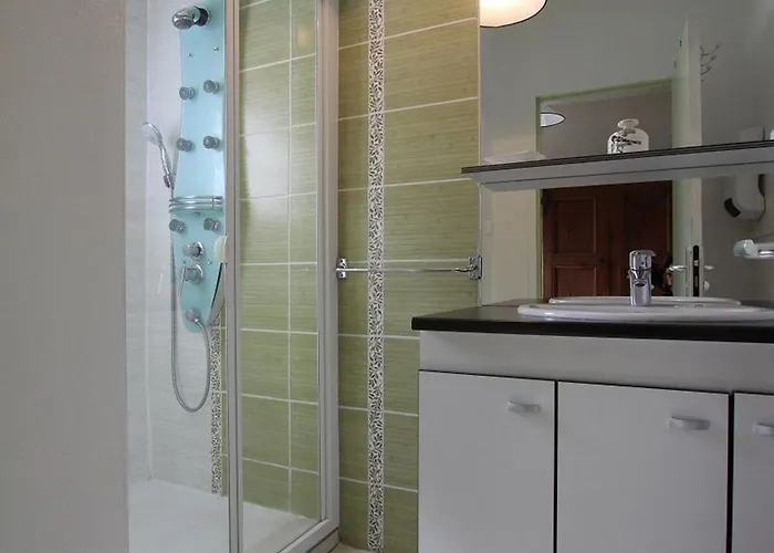 Maison Familiale Avec Terrasse, Grand Terrain Et Proche De La Riviere - Alleyras, 6 Pers. - Fr-1-582-244 * Alleyras